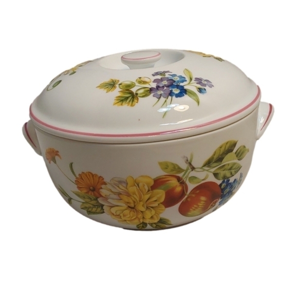 Royal WORCESTER ROUND COVERED ( RED TRIM) COOCK POT